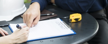 Signer un contrat avec un entrepreneur Signer un contrat avec un entrepreneur