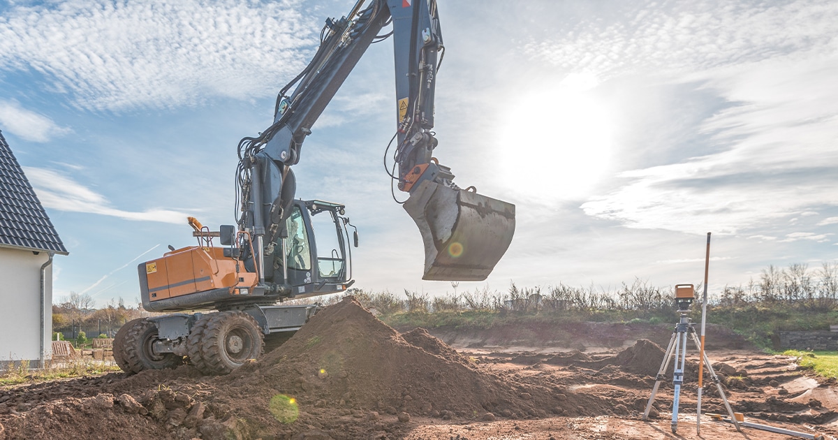Terrassement et nettoyage d’un terrain de chantier