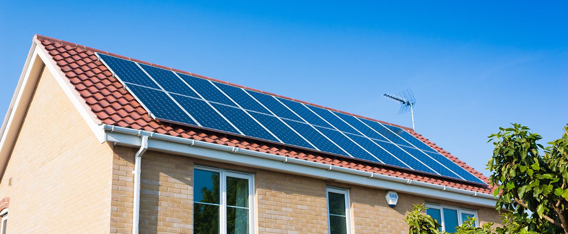 Panneaux photovoltaïques sur une toiture wallonne