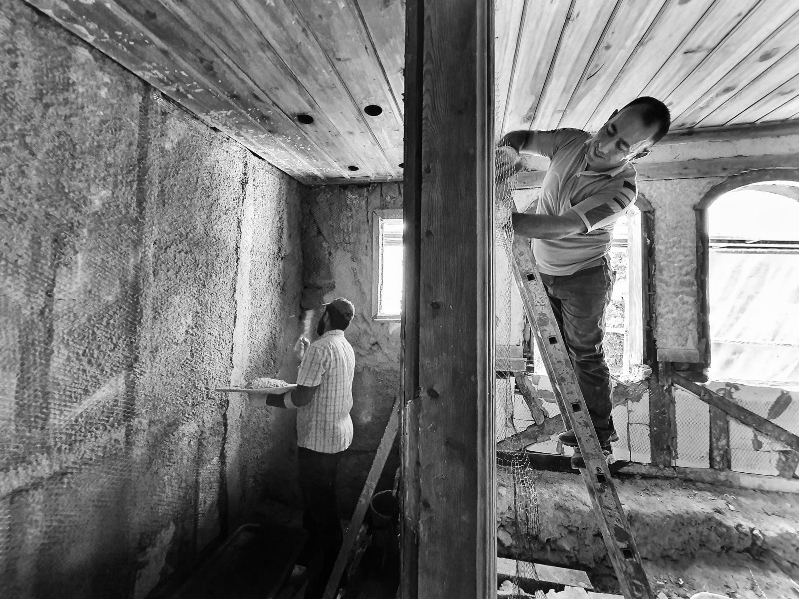 %titre de l'article% Chantier de rénovation intérieure : préparation des murs avant l’enduit