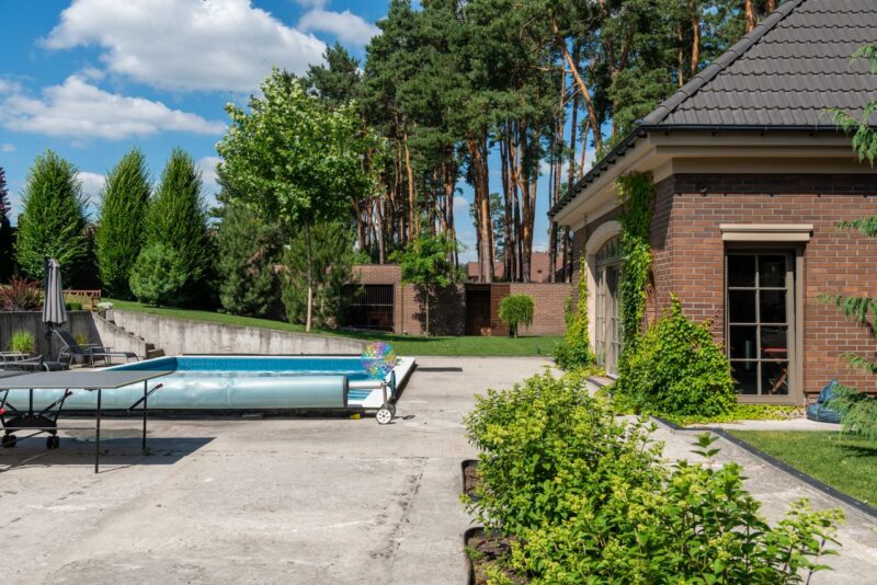 Piscine en Wallonie : concilier esthétique et technique (guide 2026)